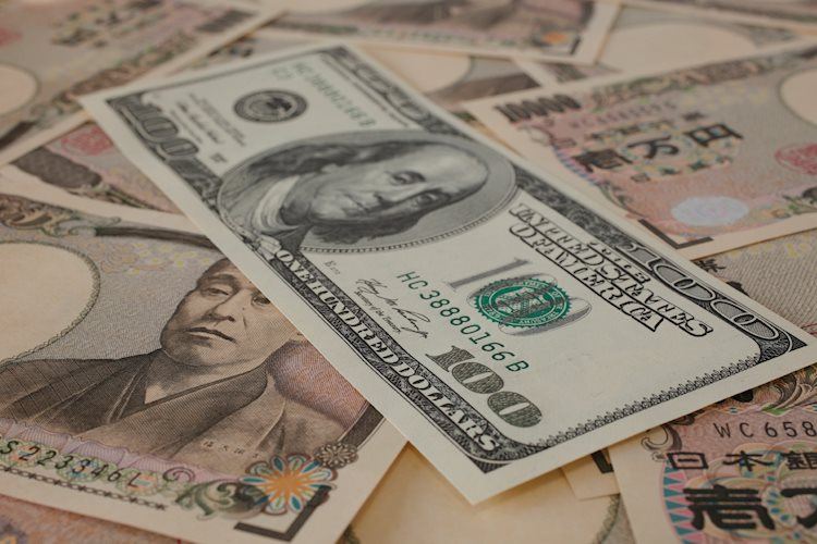 USD/JPY clings to gains, eyeing a move beyond 106.00 handle post-US durable goods